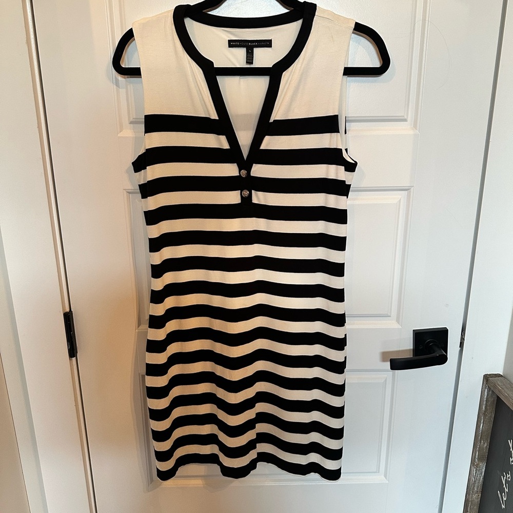 White House Black Market Monochrome V-Neck Top